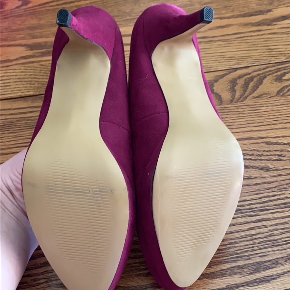 Maroon Pumps - Picture 4 of 6